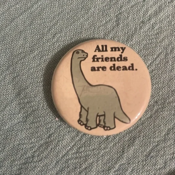 Button and pin bundle - Picture 4 of 9